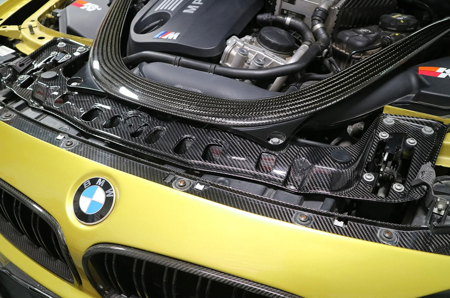 BMW M3/M4 F80/F81/F82/F83 Carbon Fiber Cooling Slam Panel