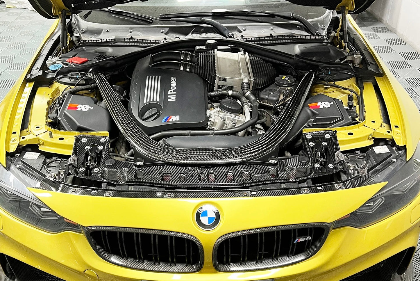BMW M3/M4 F80/F81/F82/F83 Carbon Fiber Cooling Slam Panel