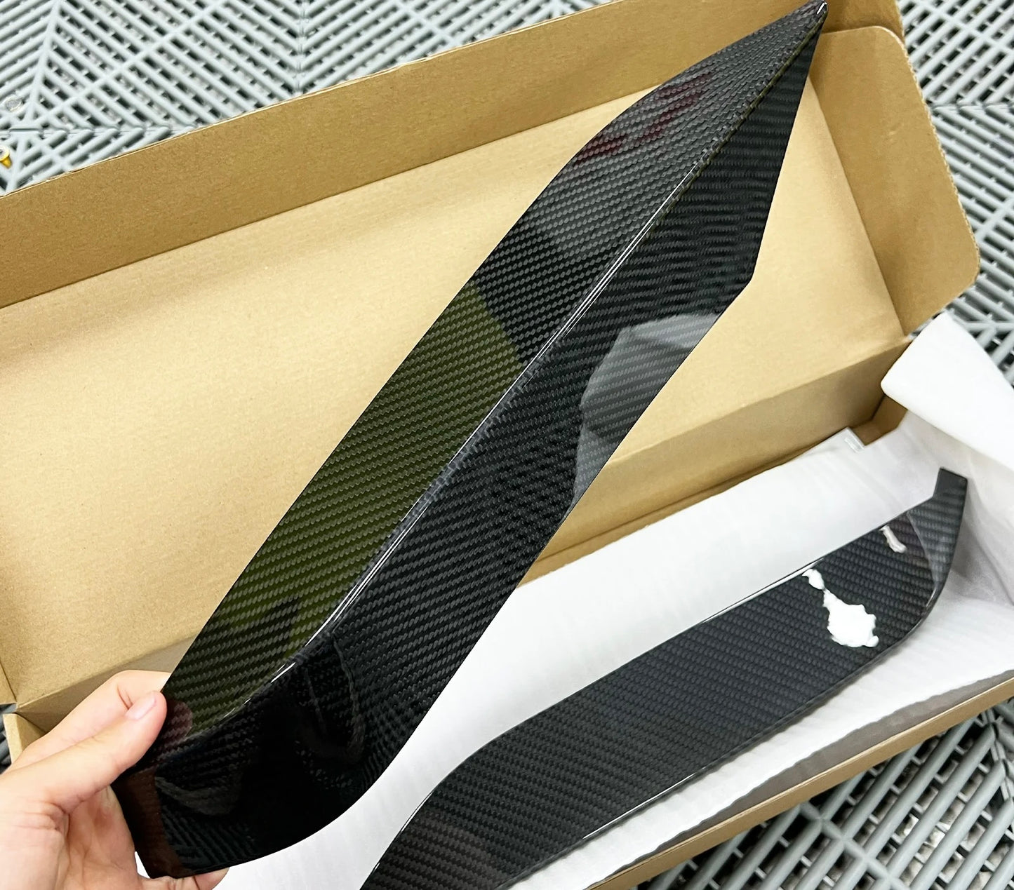 BMW M3/M4 F80/F82/F83 Carbon Fiber Front Upper Flaps
