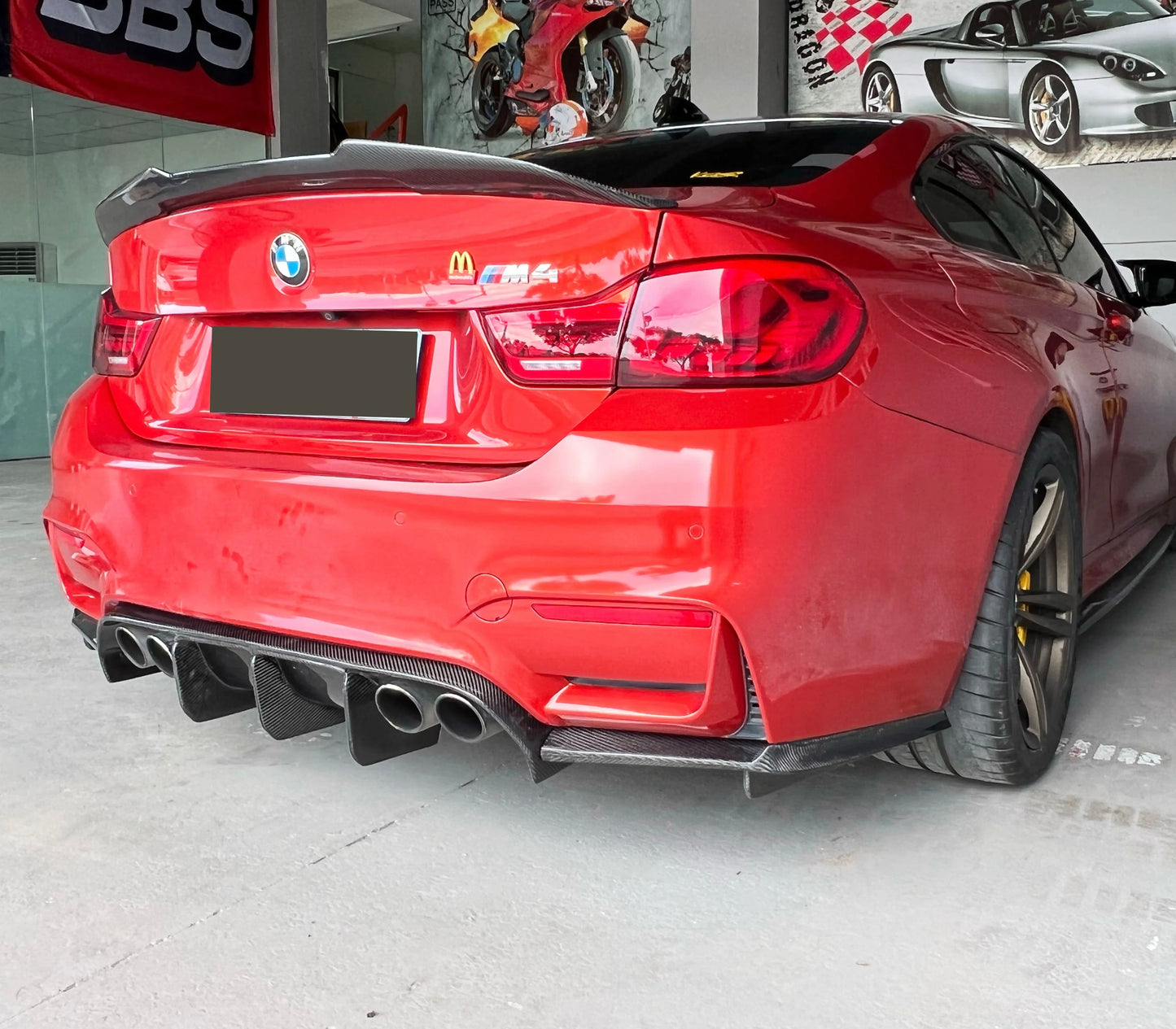 BMW M3/M4 F80/F82/F83 V Style Diffusor 1 Satz Kohlefaser