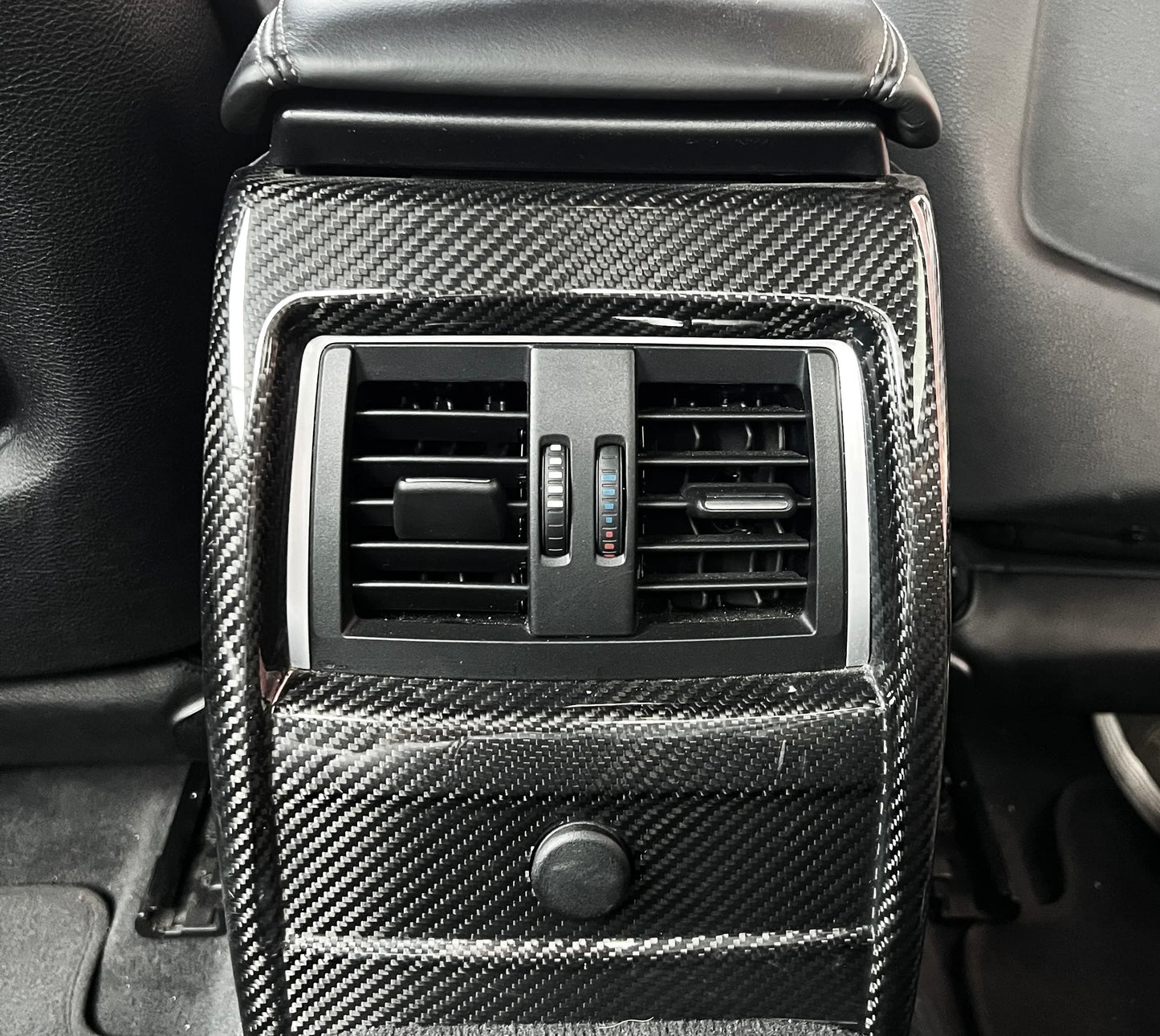 BMW M3/M4 F80/F82/F83 Carbon Fiber Rear Aircon cover