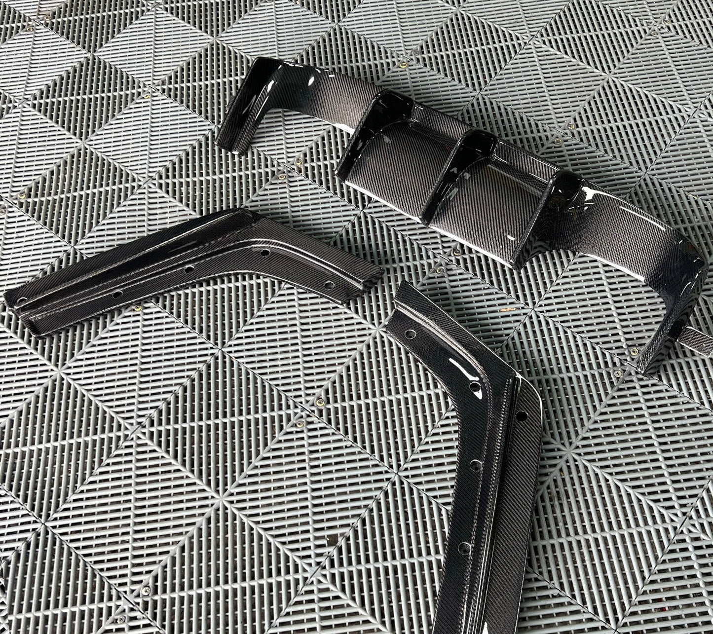 BMW M3/M4 F80/F82/F83 V Style Diffusor 3-teilig