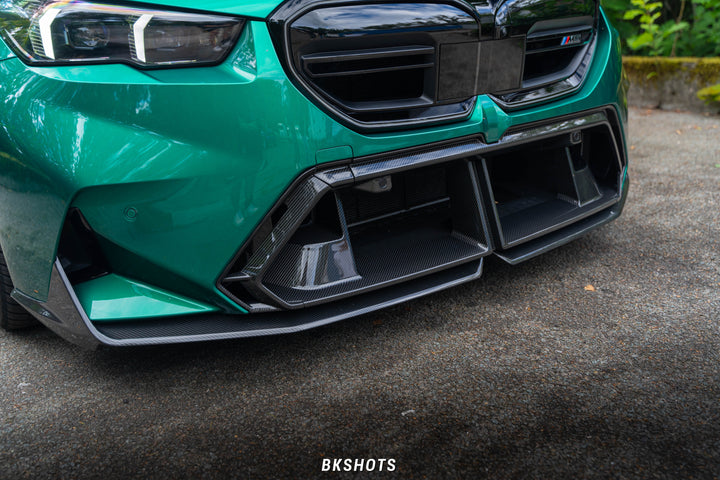 BMW M5 G90 / M5 G99 Touring MP Style Carbon Bodykit – OEM Style Prepreg Carbon (Front Lip, Side Skirts, Diffuser)