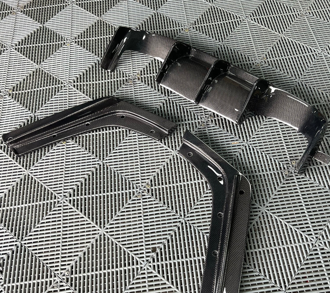 BMW M3/M4 F80/F82/F83 V Style Diffuser 3-delig