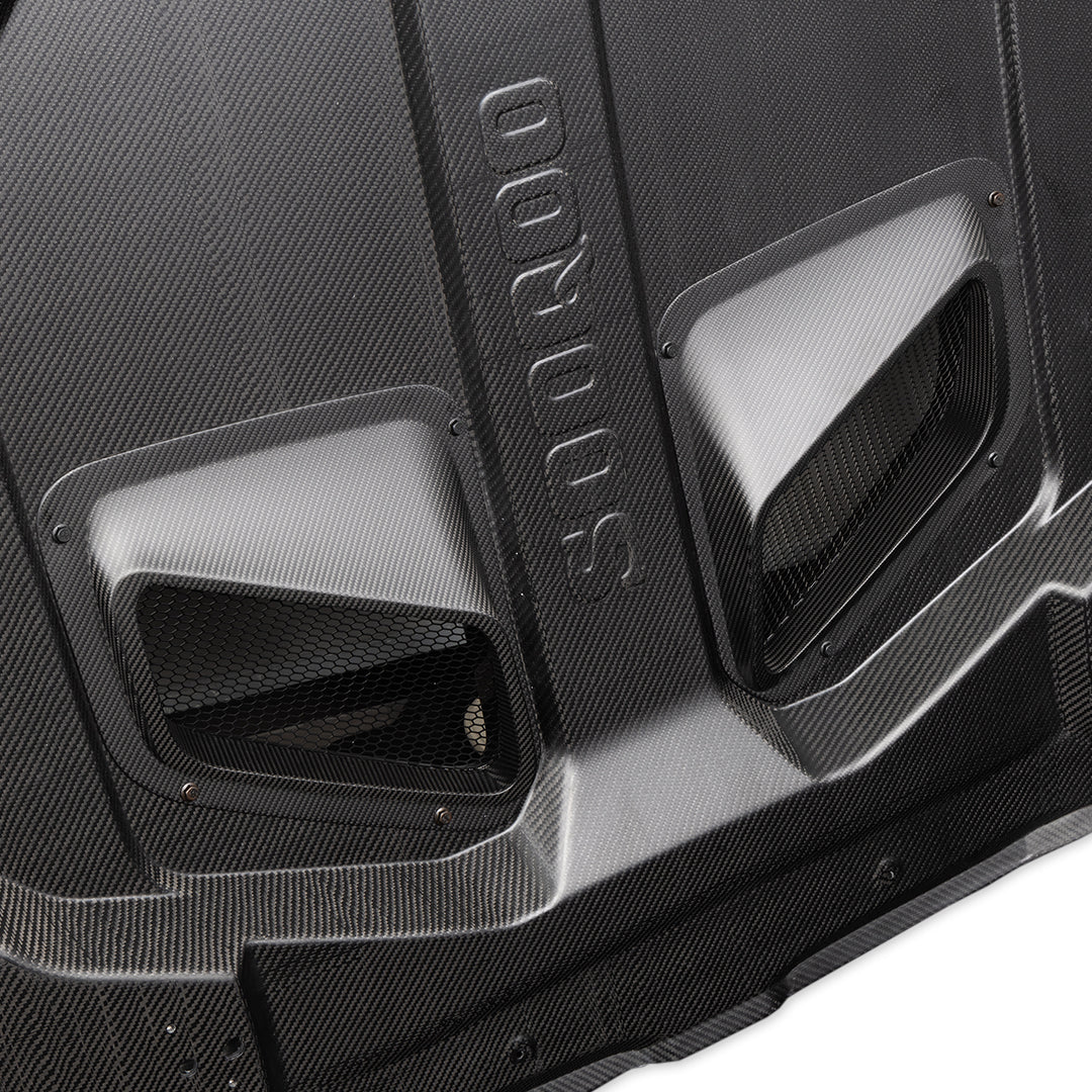 BMW M3 M4 G8x carbon motorkap gemonteerd