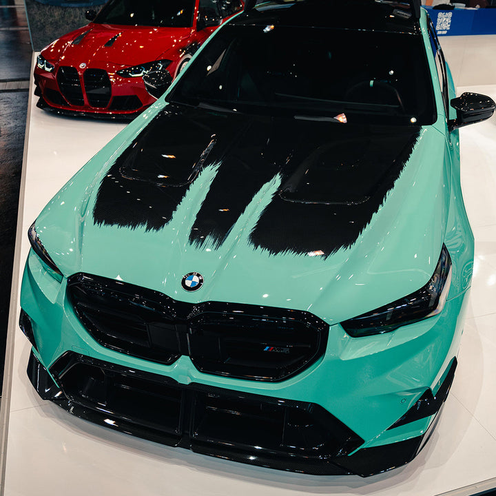 TOWMA. - SooQoo BMW 5 Serie G60 G61 / M5 G90 G99 V2 Prepreg Carbon Fiber Vented Hood Primer