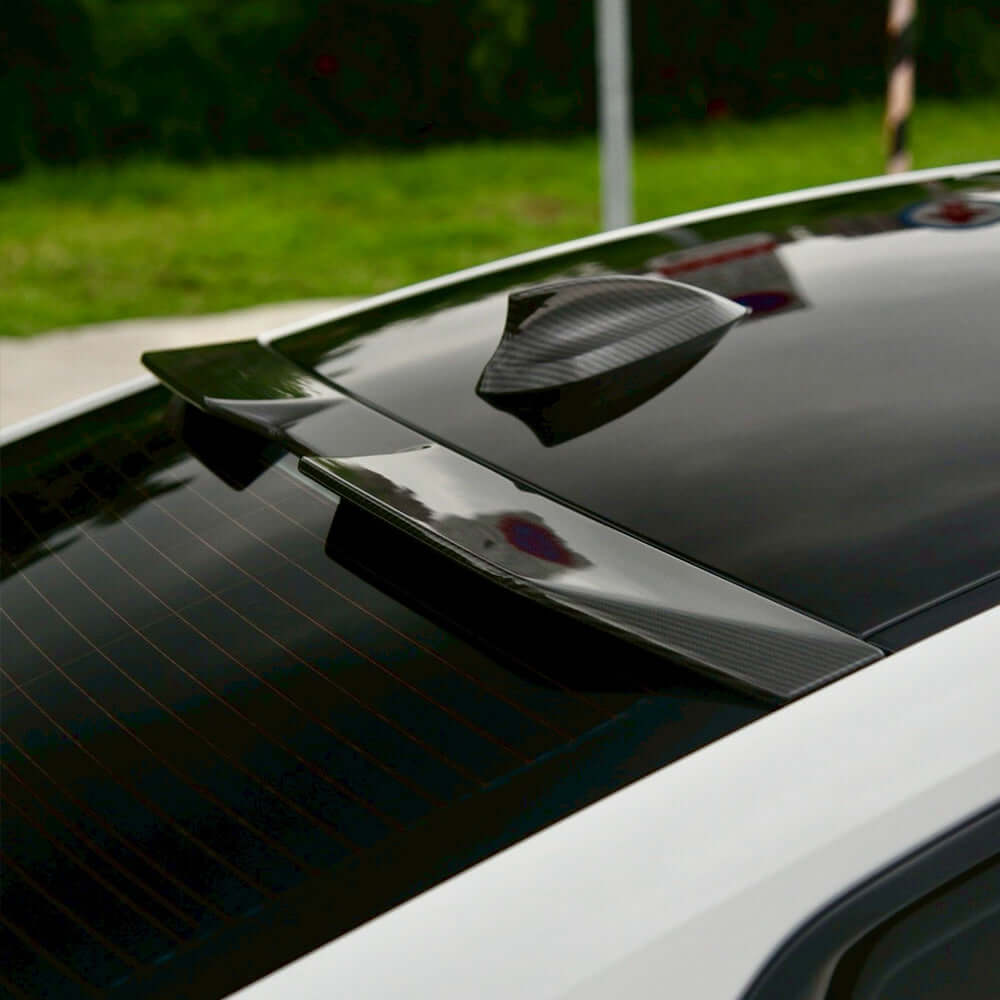 BMW M4 G82 carbon roof spoiler gemonteerd