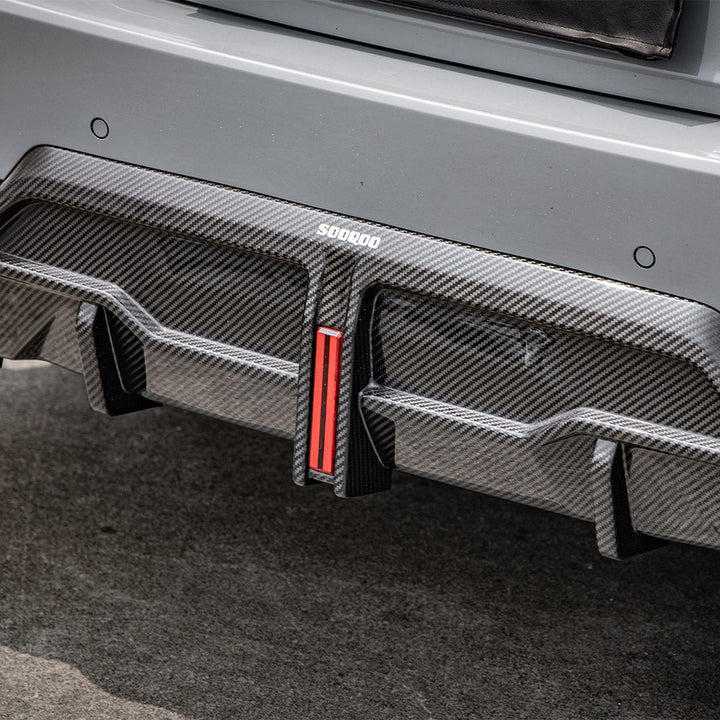 BMW 2er G42 Prepreg Carbon Fiber Heckdiffusor mit Bremslicht