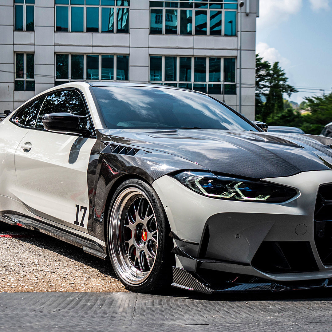 BMW M4 G82 carbon fender gemonteerd
