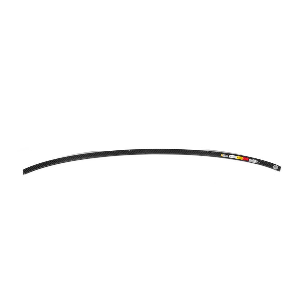 BMW X7 G07 met SOOQOO carbon rear spoiler