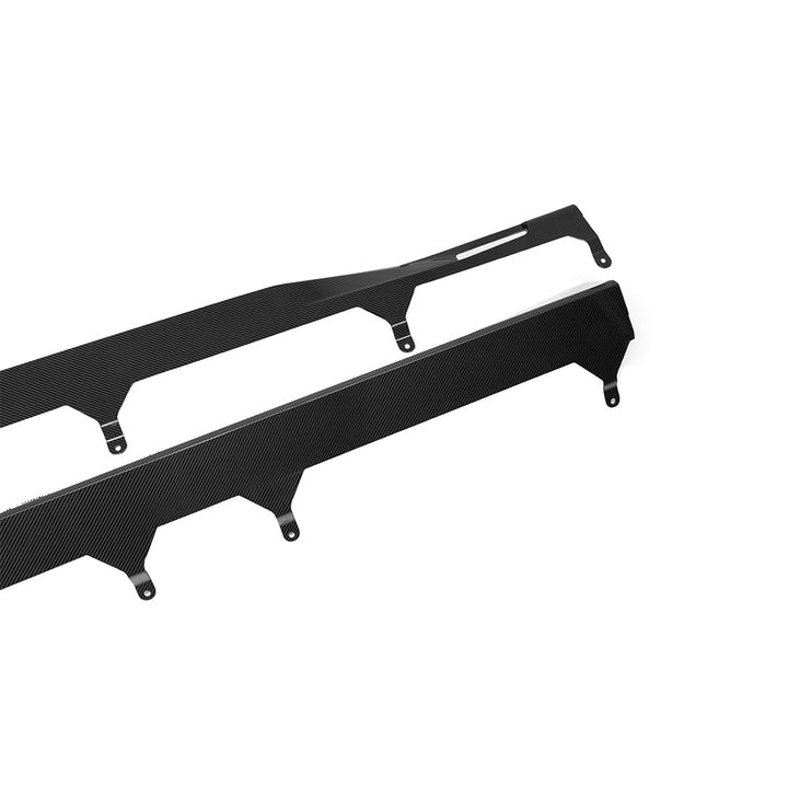 BMW X7 G07 LCI met SOOQOO carbon side skirts
