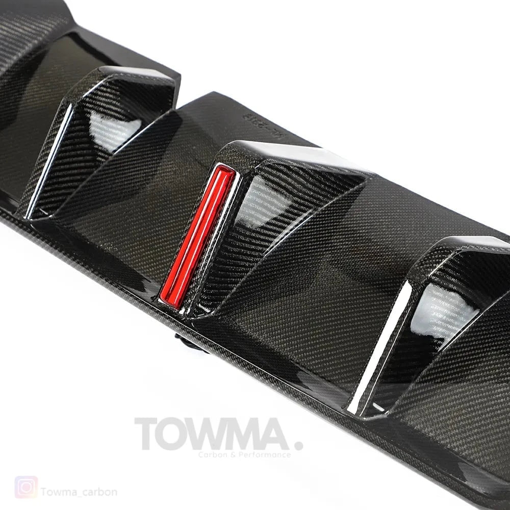 VW Golf 8 GTI Carbon Diffuser met 3e remlicht - #towmaperformanceparts#